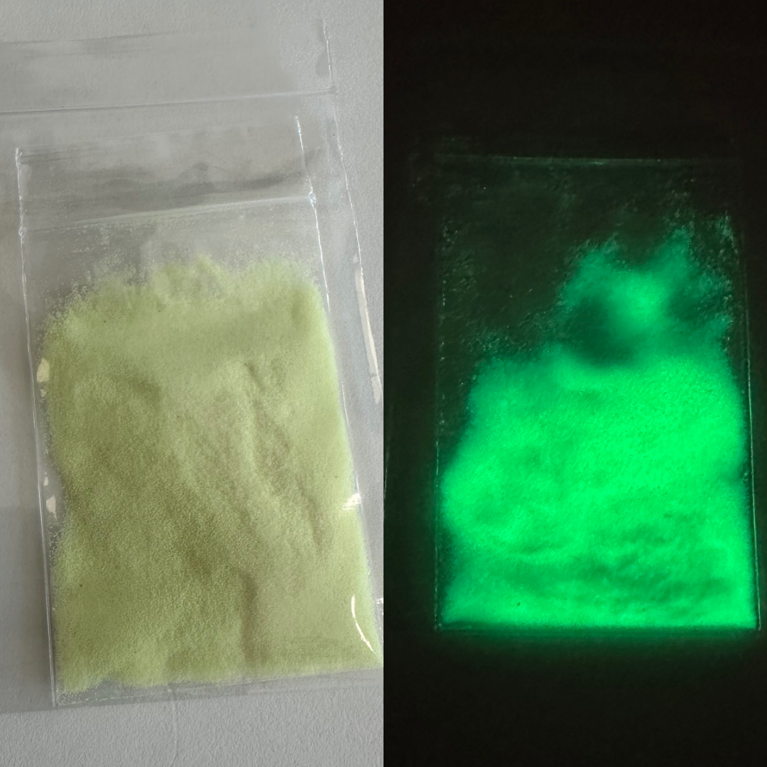 Green glow powder for glass fusing.