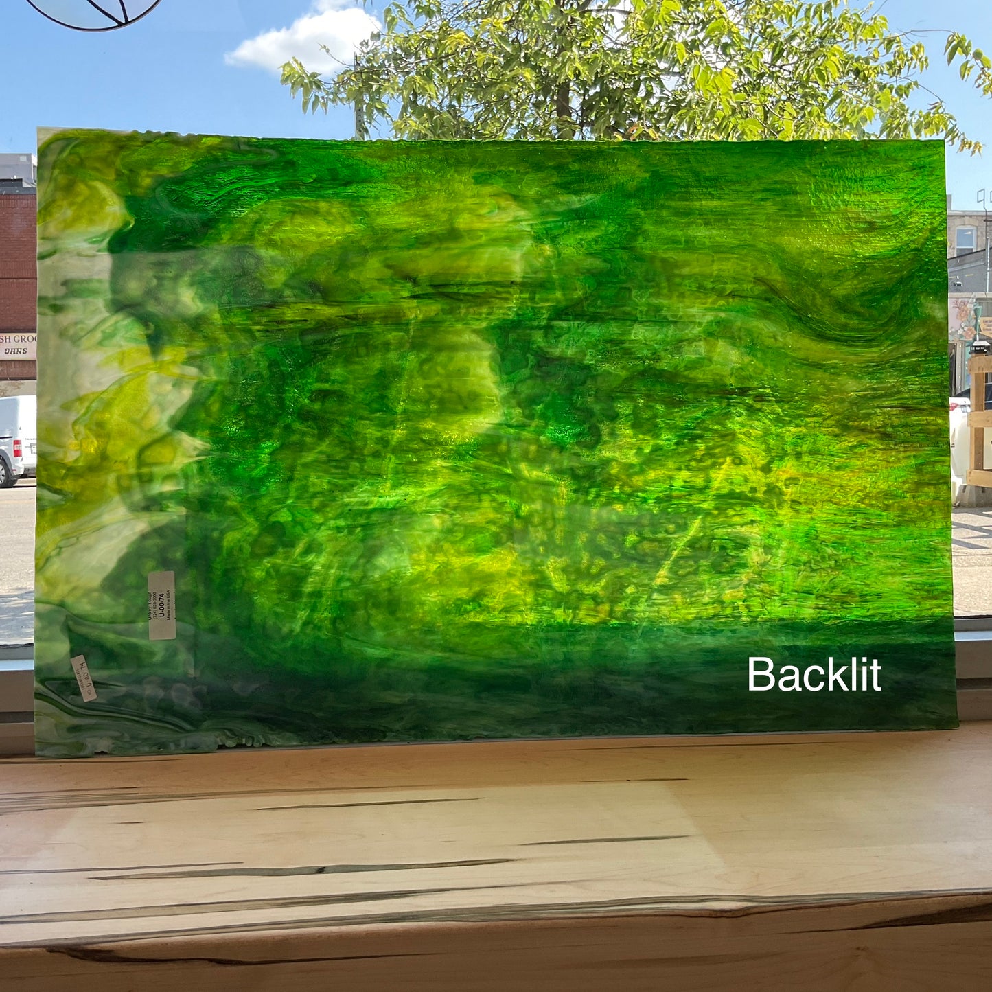 YO U-00-74 Emerald green, spring green & light green mottle