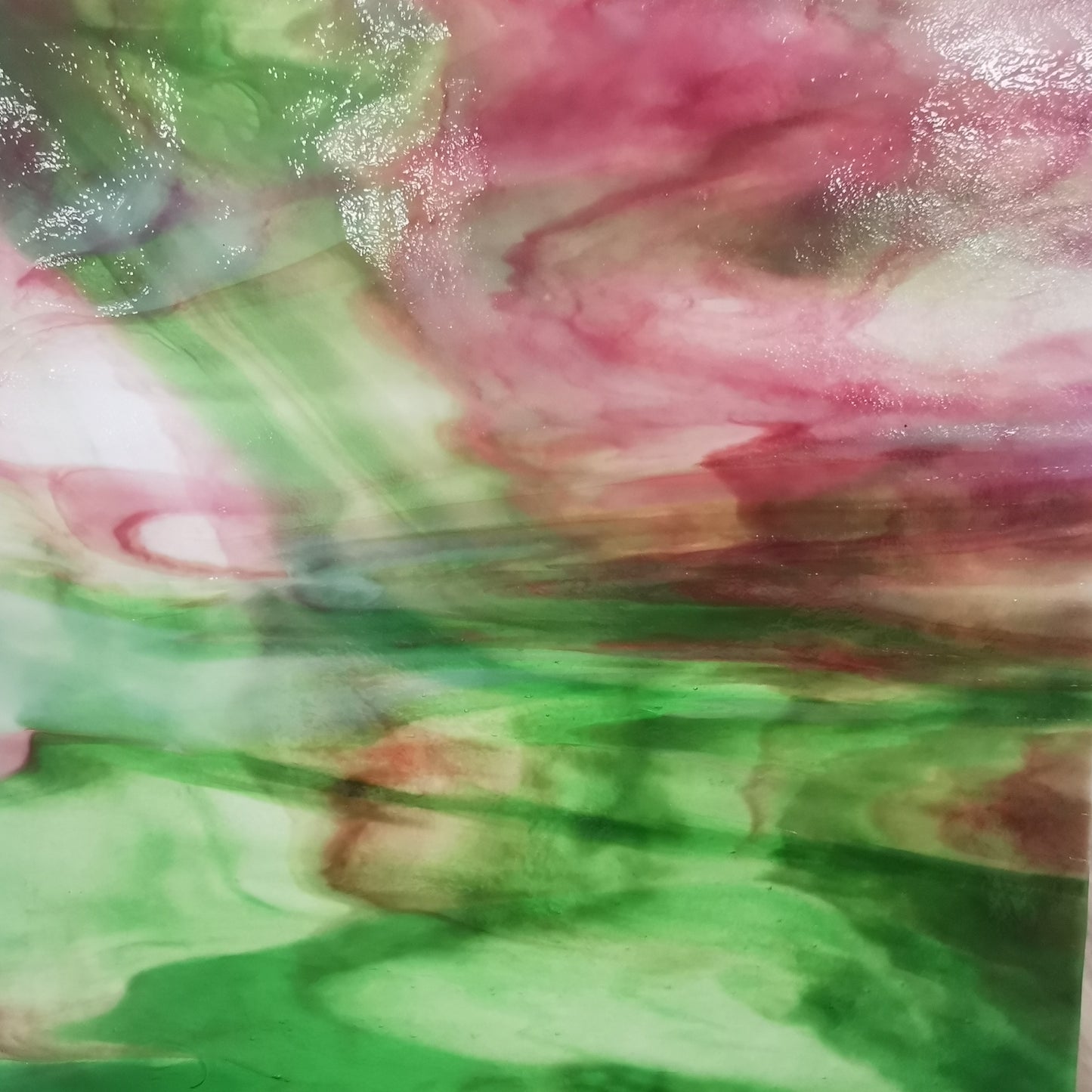YO 1174SP Green, white & pink highlight opal