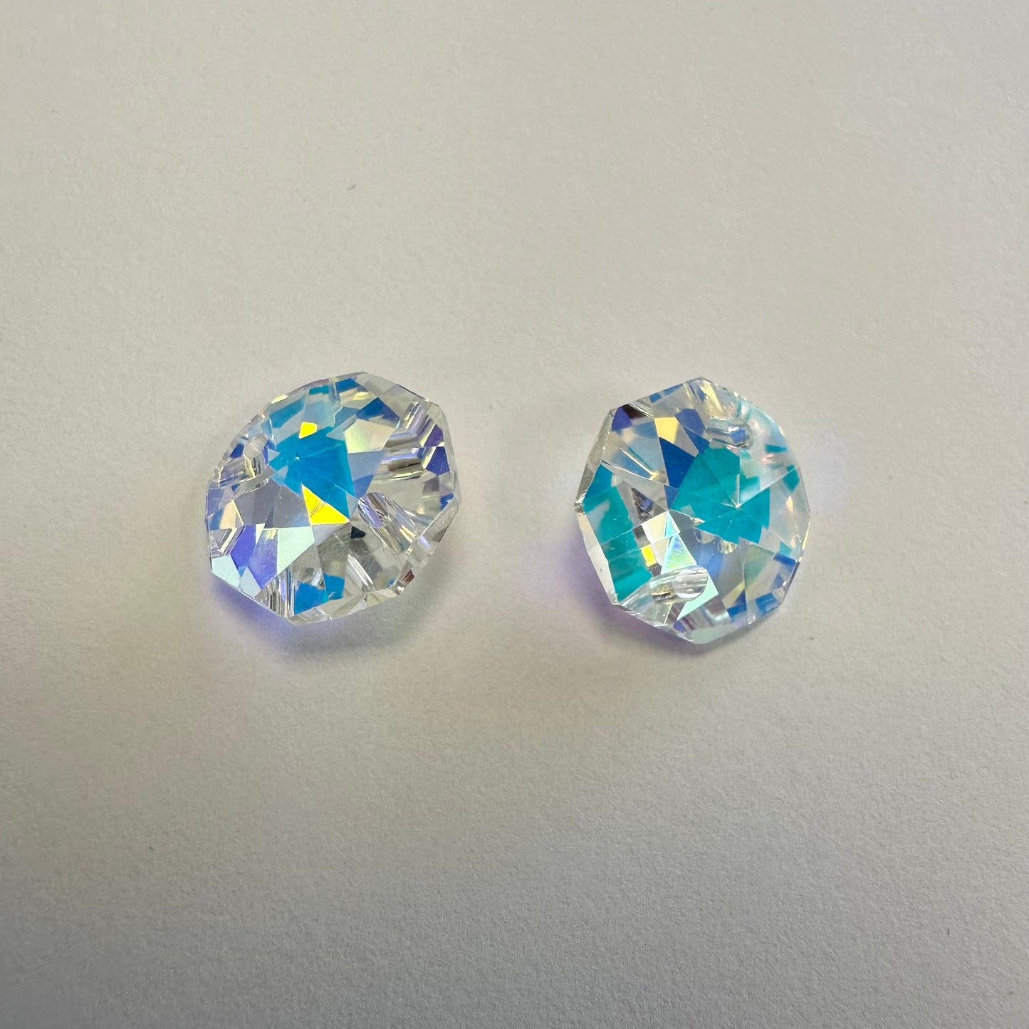 Octagon prism 2 holes -14mm - Iridescent