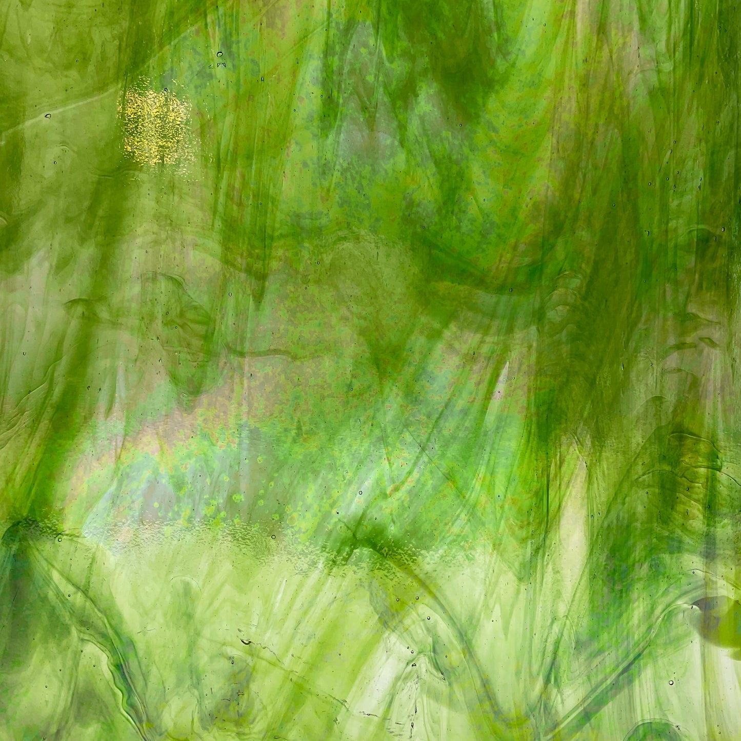 PW 101LL IR Green and Clear Streaky Iridescent