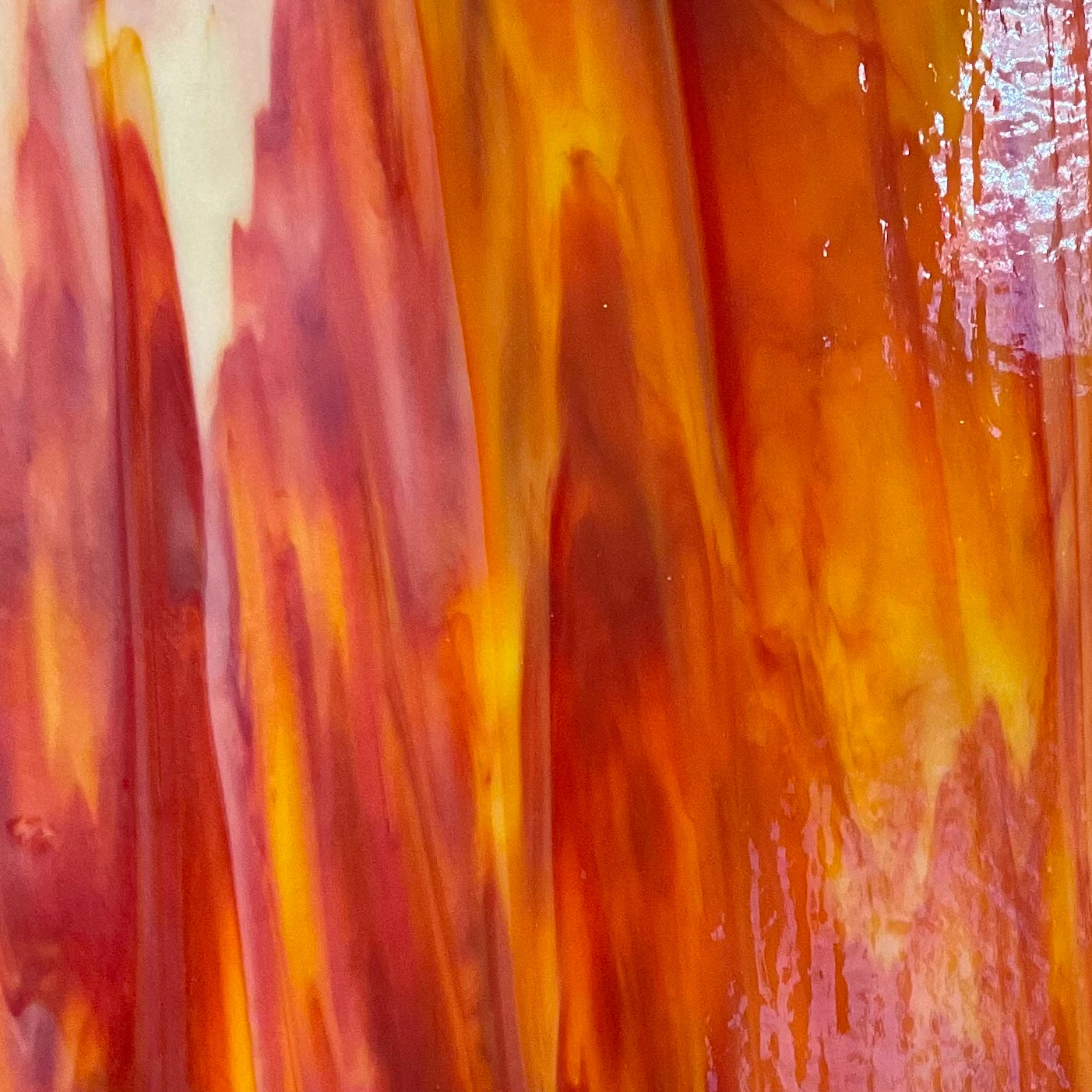 PW 29D Red, orange and white wispy opal