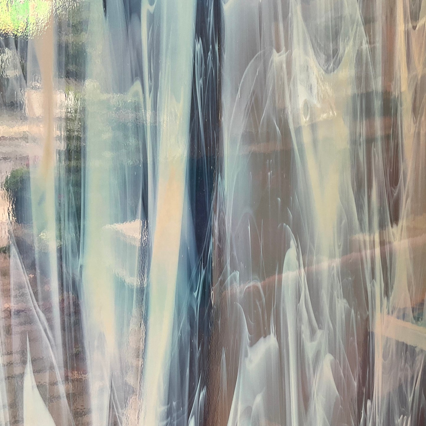 OGT 309S IR Clear/white wispy iridescent