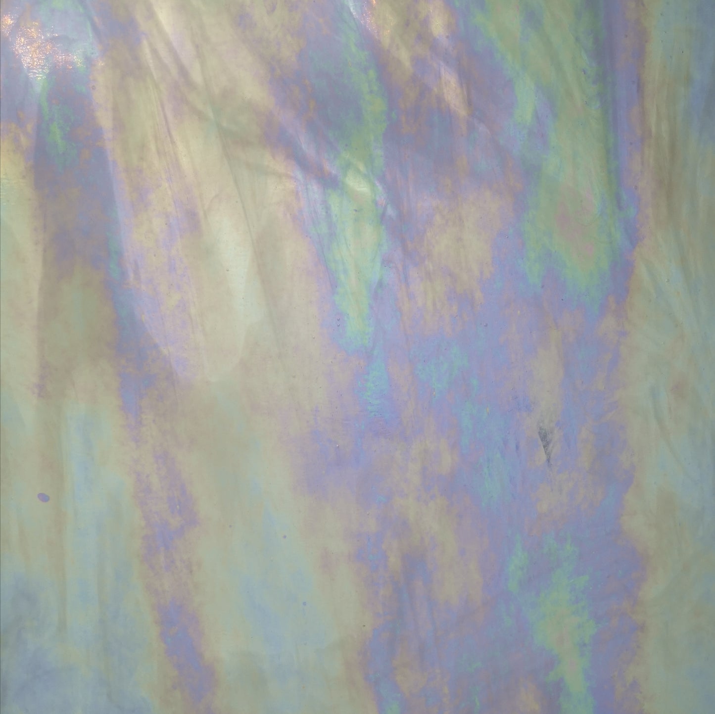 PW 051 IR White Wispy Opal Iridescent
