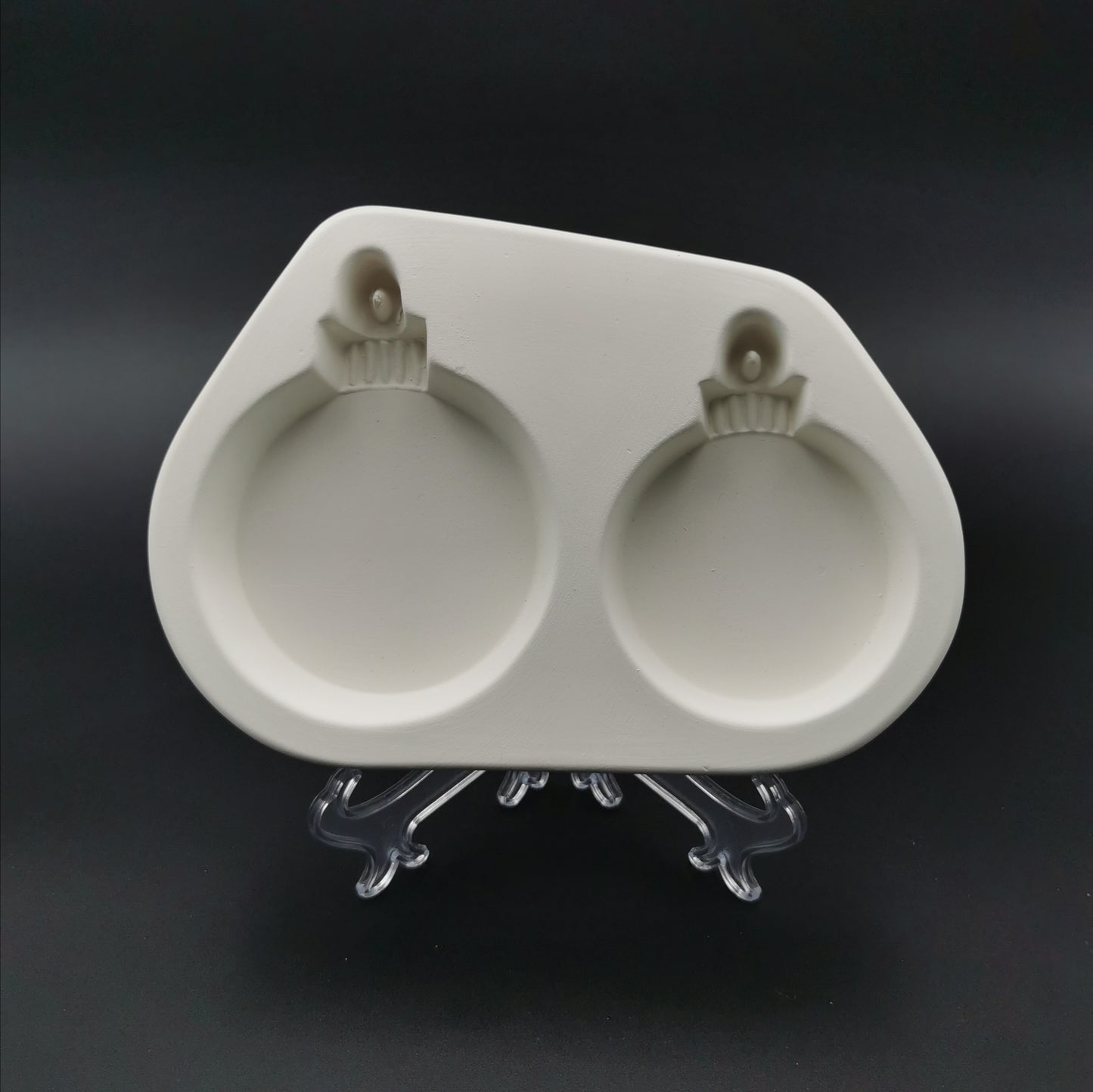CPI LF218 TWO ROUND ORNAMENTS