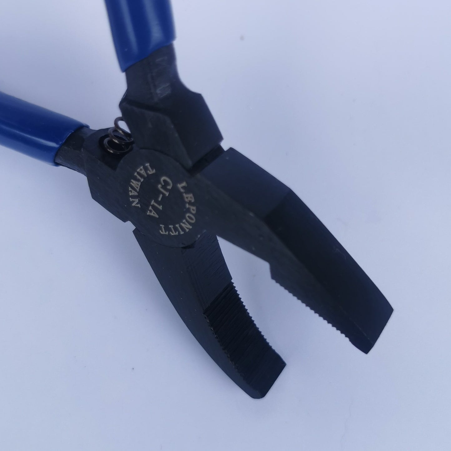 Leponitt grozing pliers for stained glass, model CJ-1A.