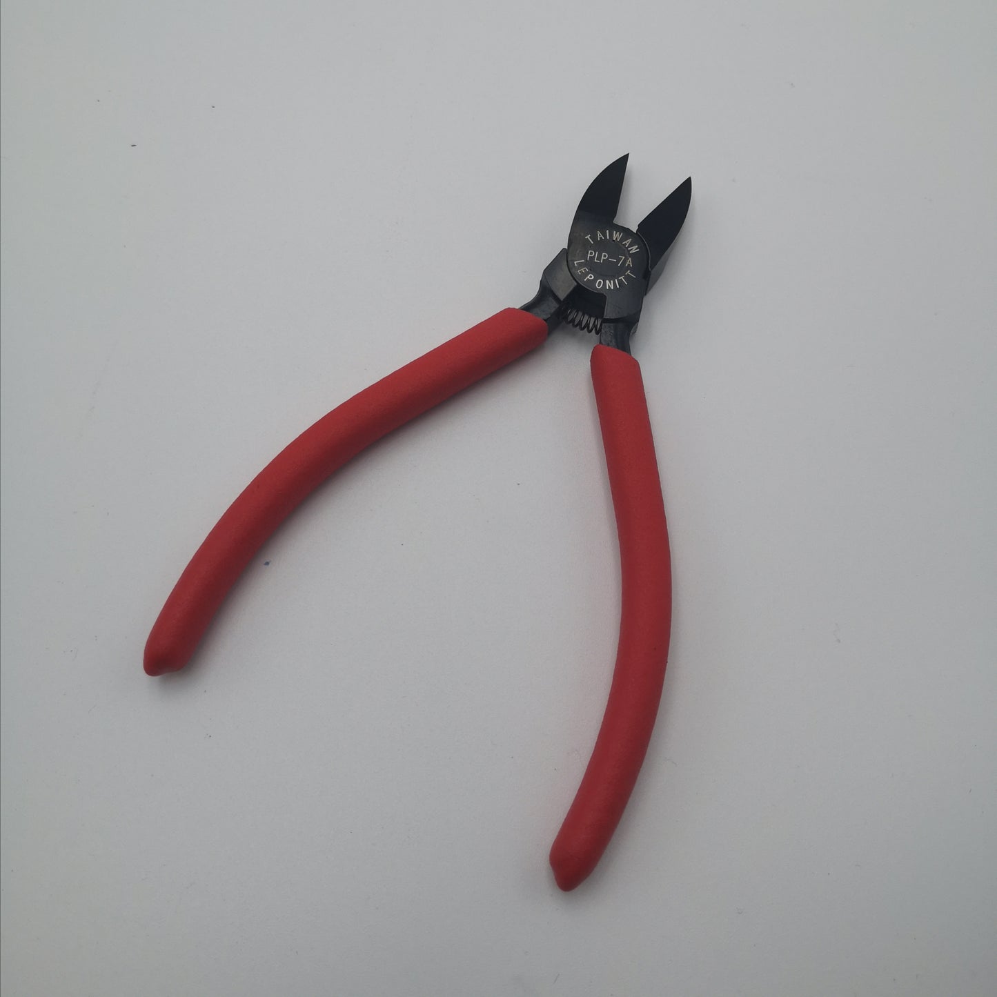 A pair of lead dykes to cut lead came, model PLP-7A.
