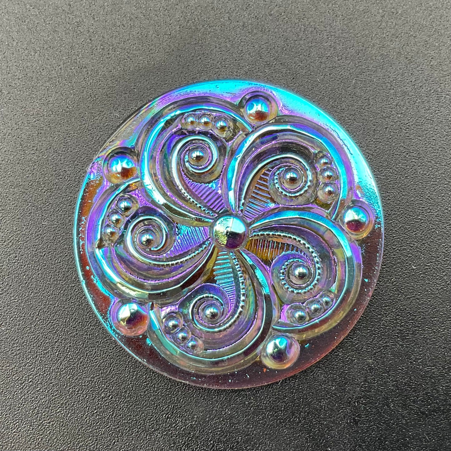 Cascade Textured Jewel 35mm