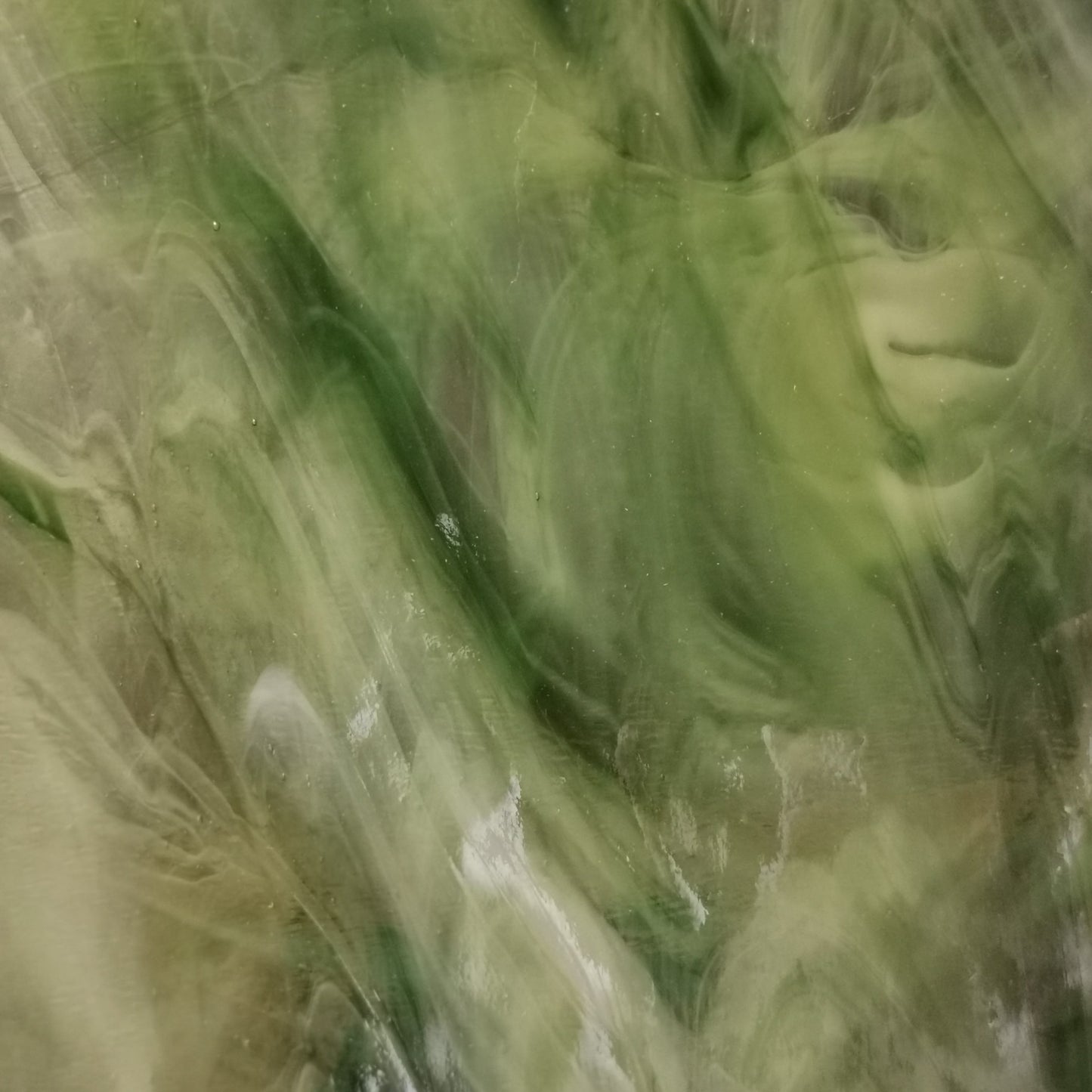 PW 0708M Light Green, Dark Green & White Wispy