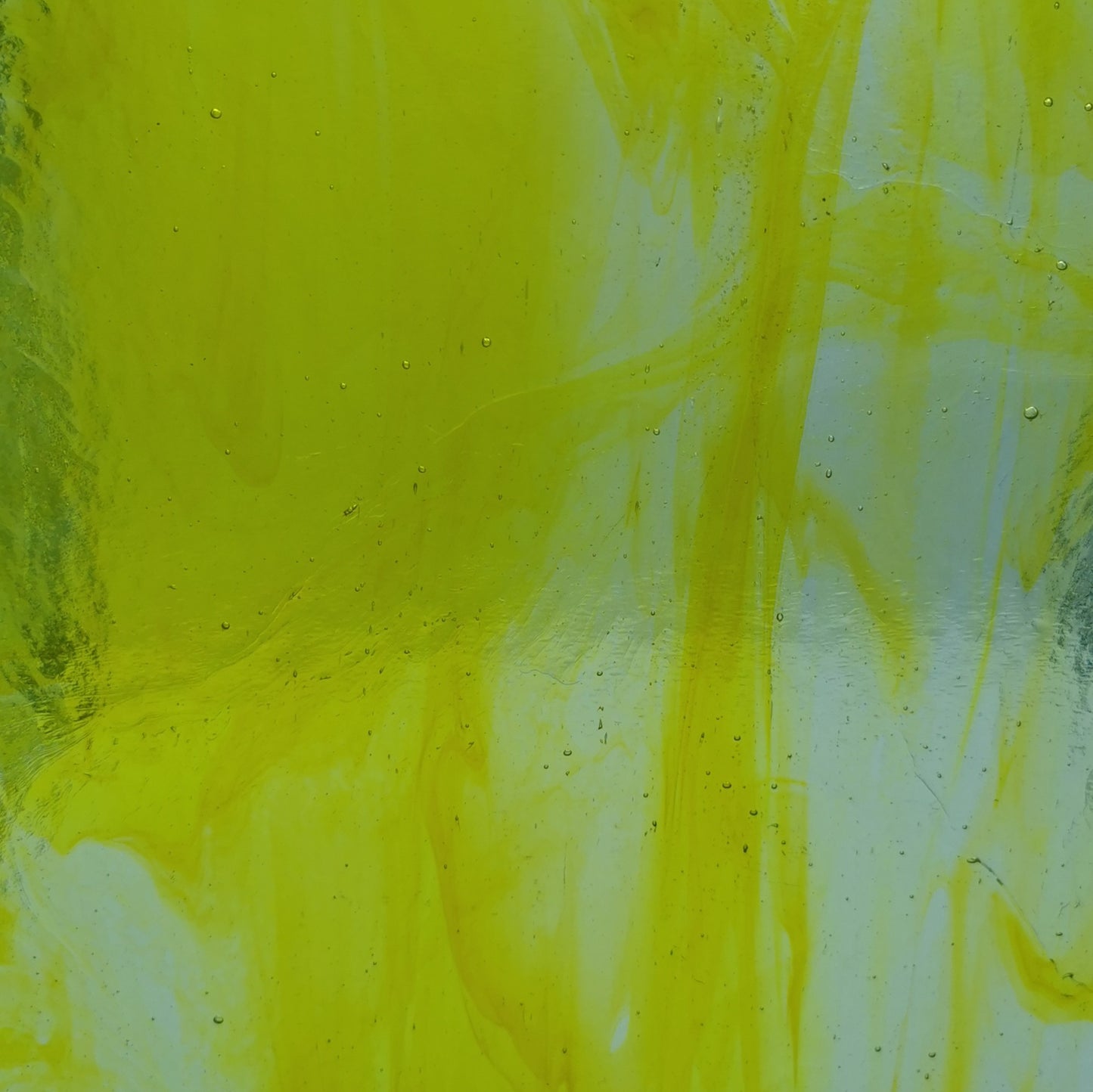PW 2LL Clear with Subtle Streaks of Yellow